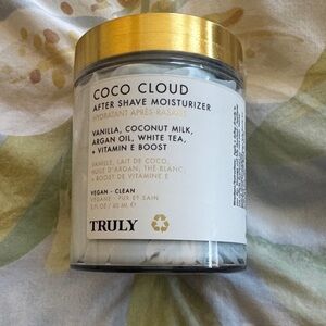 TRULY Coco Cloud Moisturizer with Gold Lid